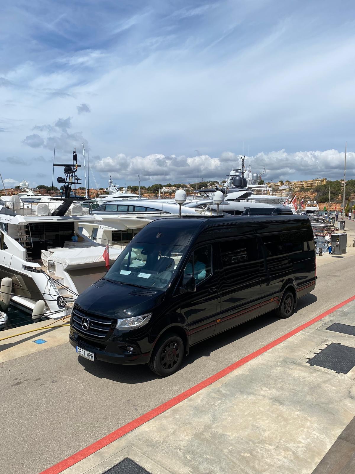 Elite Transfer Minibus Side Profile